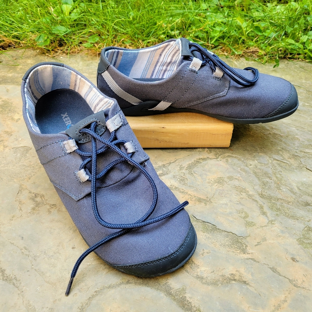 Xero Lena minimalist canvas shoe - EUC! - size 7.5